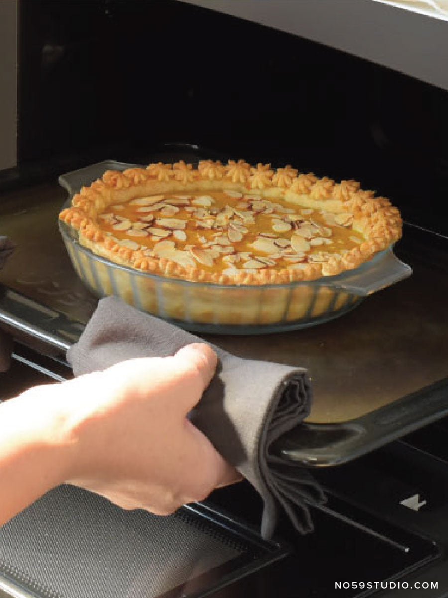 Non-Stick Glass Baking Dish — Pie Plate & Tart Pan