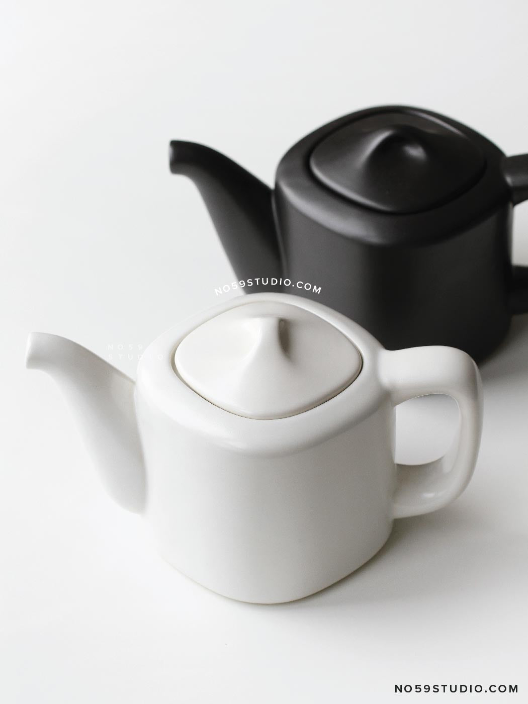 Sori Yanagi Black and White Collection – White Teapot, Creamer, and Sugar Bowl