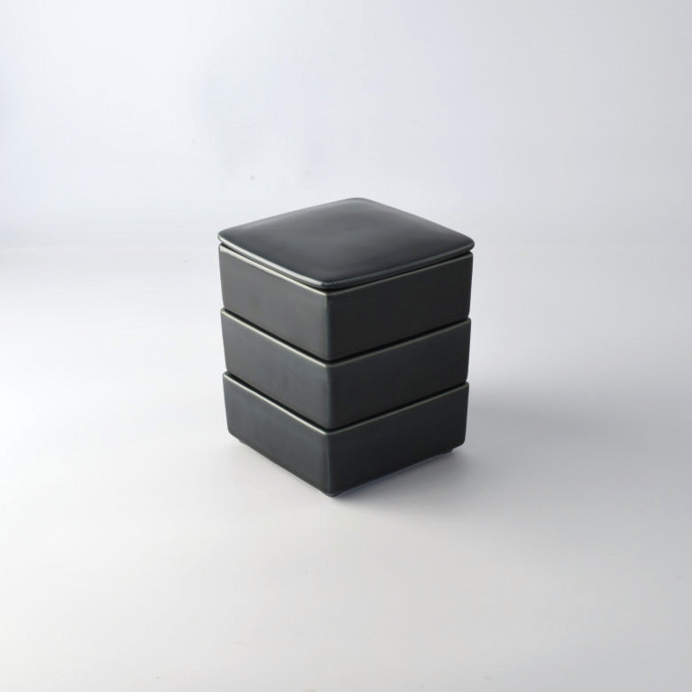 Lisse Three-Tiered Jubako
