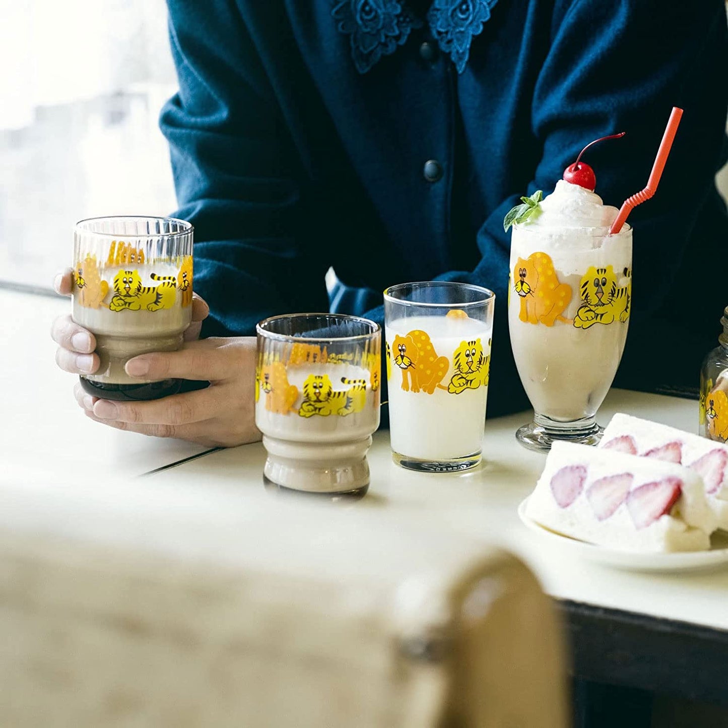 Aderia Retro Zoomate Tiger and Leopard Tumbler