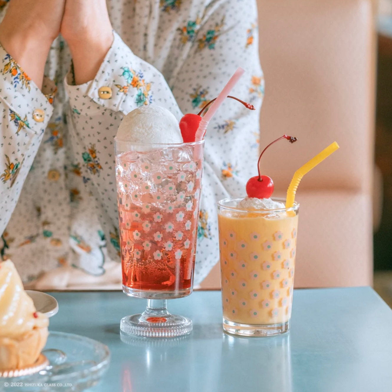 Aderia Retro Sakura Tumbler with Stem