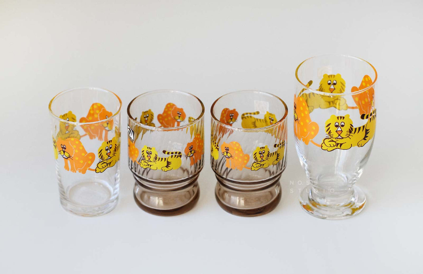 Aderia Retro Zoomate Tiger and Leopard Tumbler