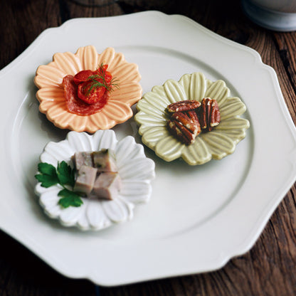 Margaret Flower-Shaped Mini Plate