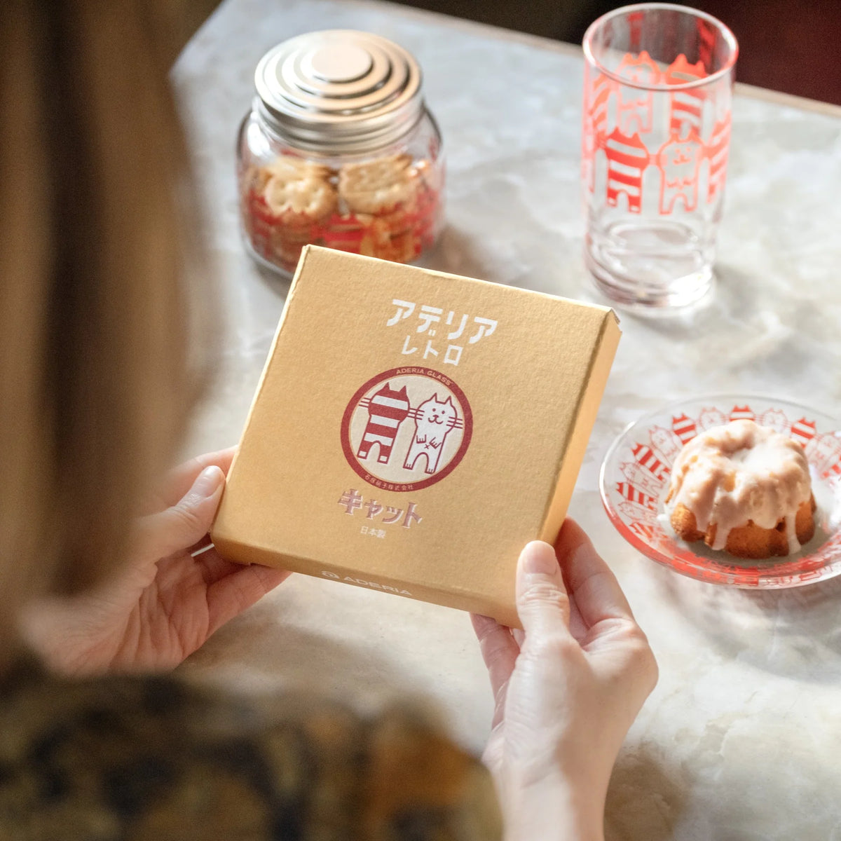 【New】Aderia Retro Plate – Cat