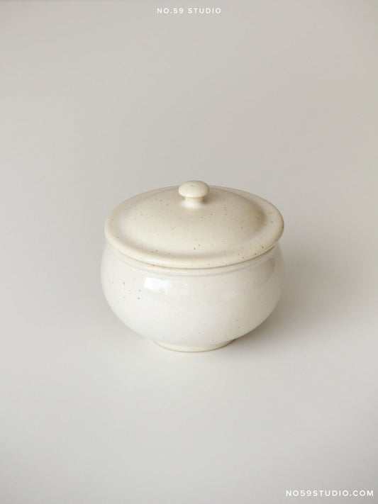 Mémé Rustic Lidded Bowl – White