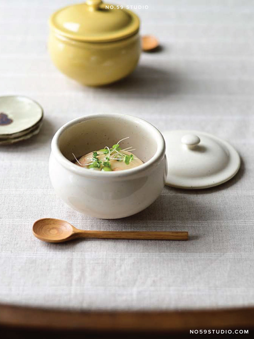 Mémé Rustic Lidded Bowl – White