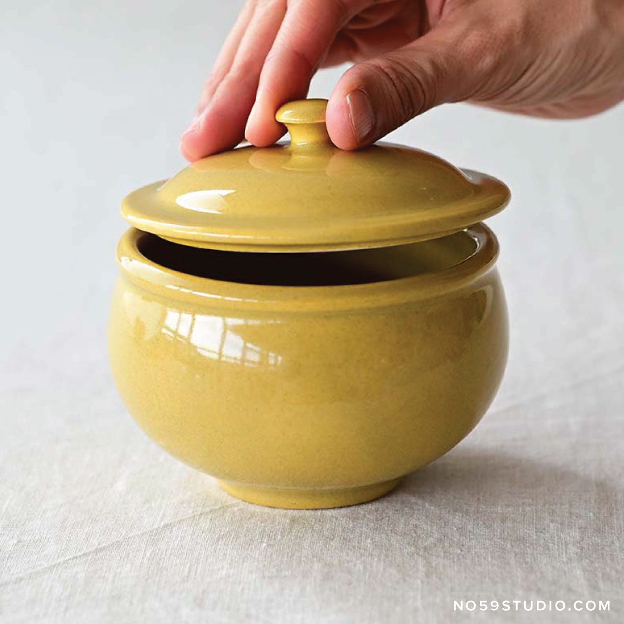 Mémé Rustic Lidded Bowl – Yellow