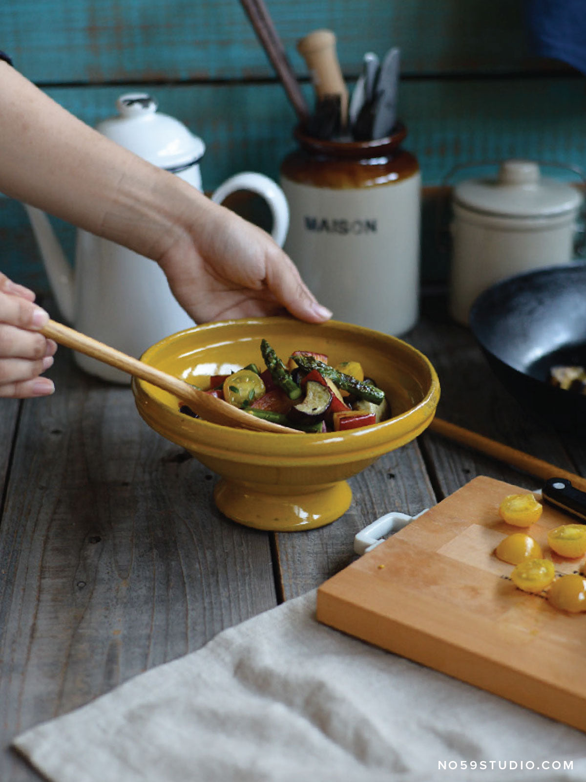 Rustic Earthenware Footed Bowl – Yellow