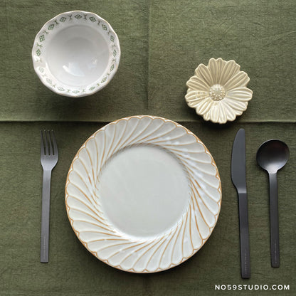 Vintage Style Ruffled Edge Ceramic Plate