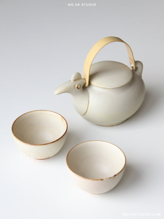 Japanese Artisan Tori Teapot with Bamboo Handle | NO.59 STUDIO