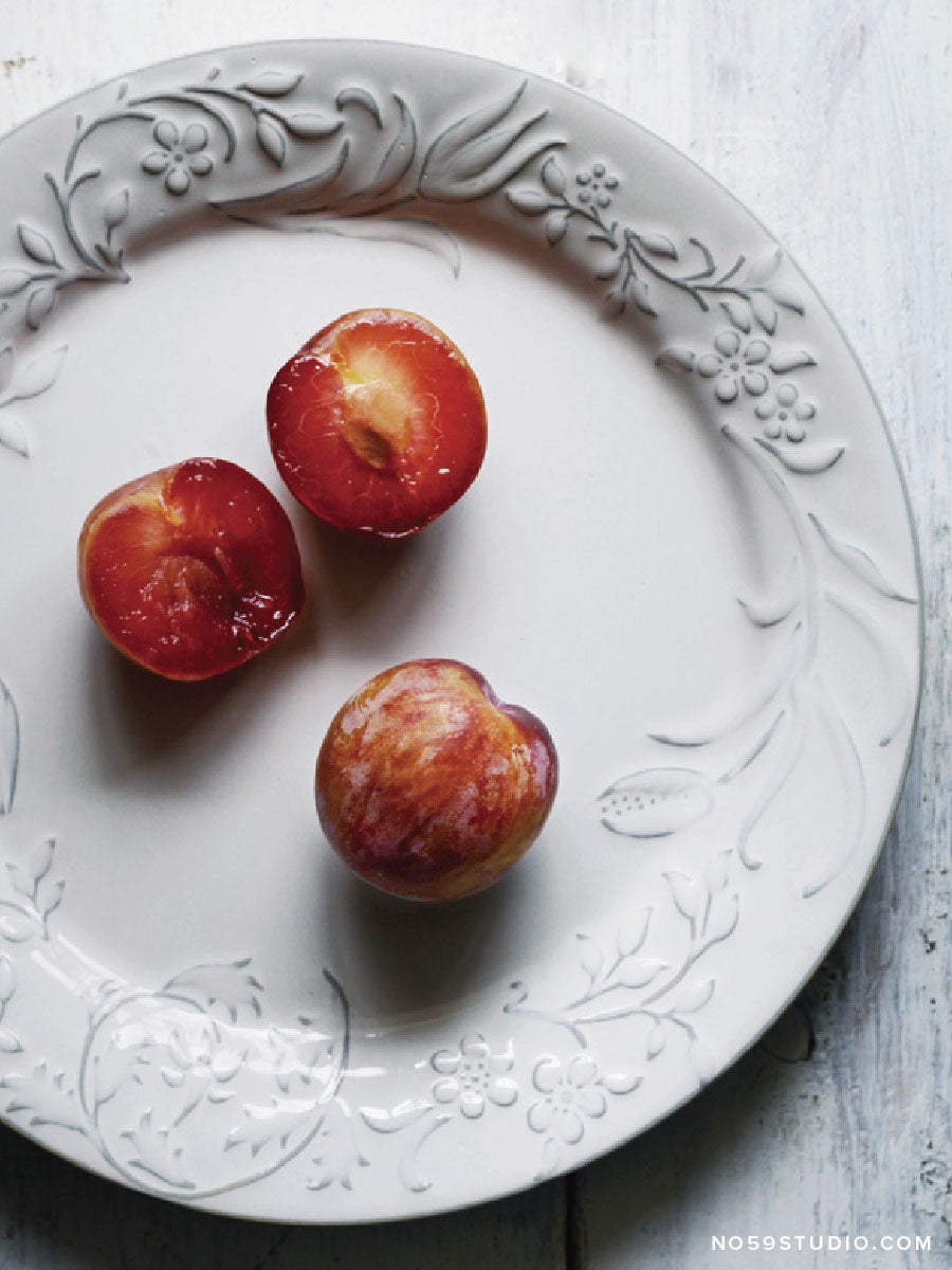 Vintage Style Botanical Wide Rim Dinner Plate
