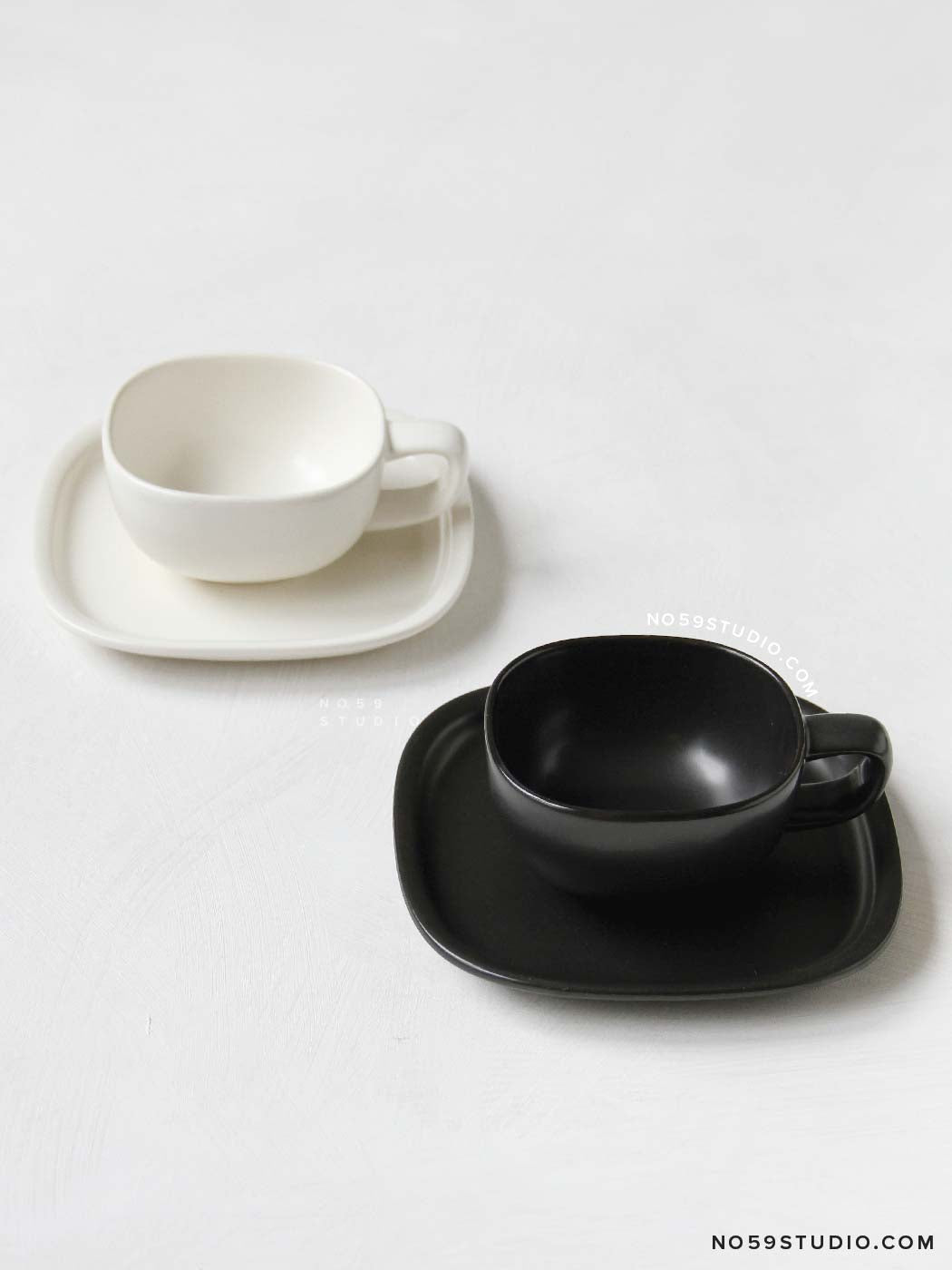 Sori Yanagi Black and White Collection – Teacup and Saucer