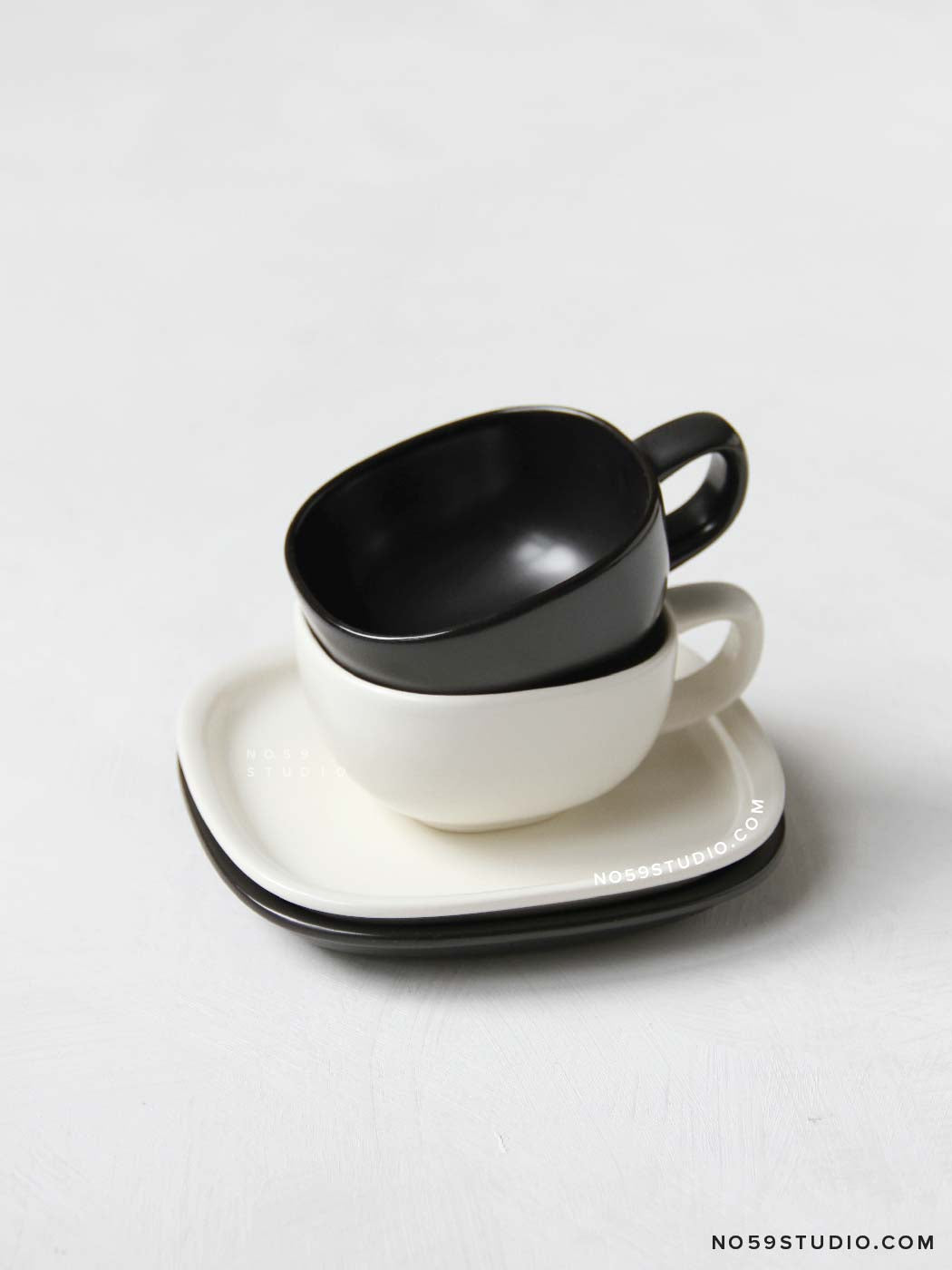 Sori Yanagi Black and White Collection – Teacup and Saucer