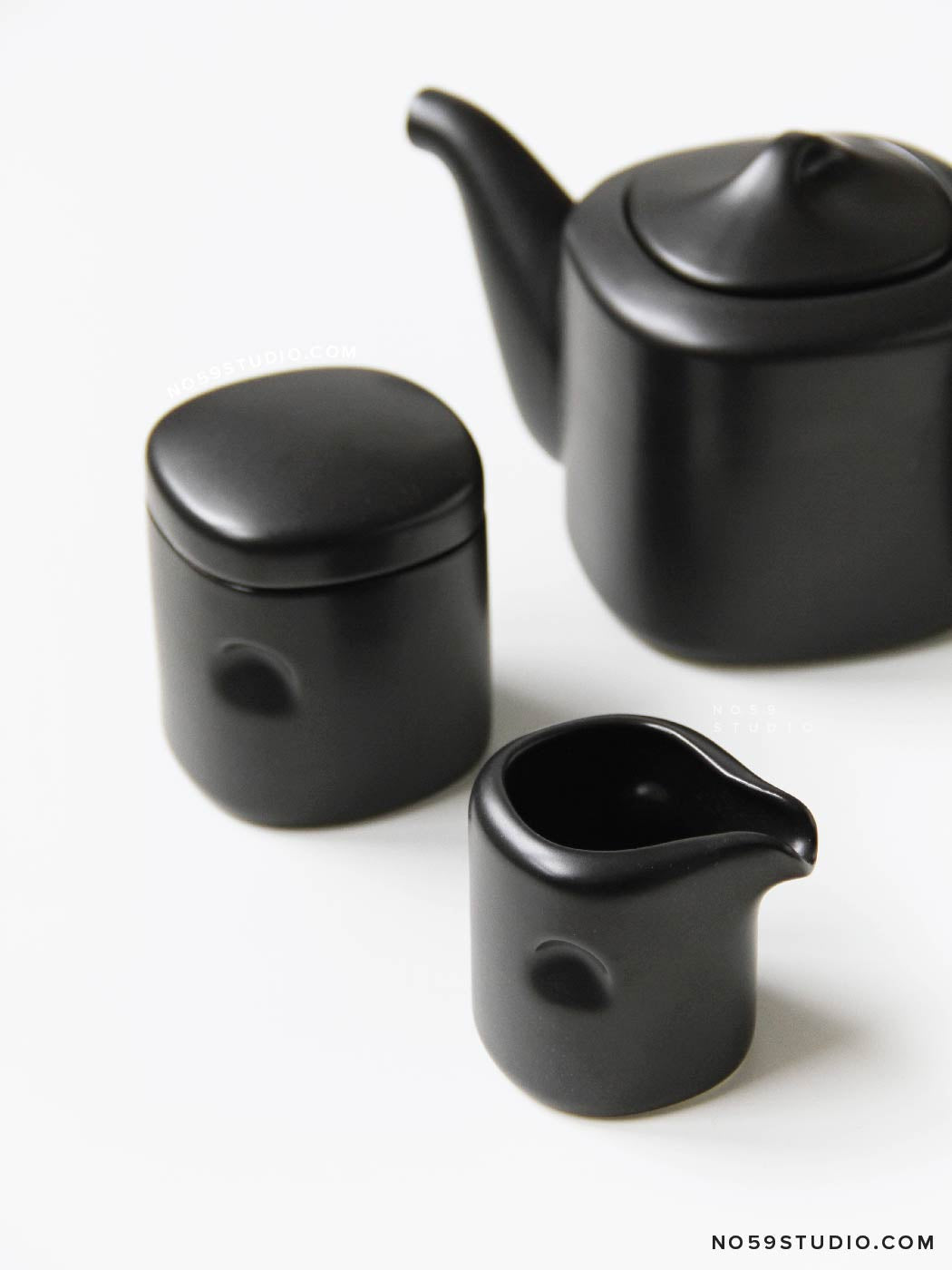 Sori Yanagi Black and White Collection – Black Teapot, Creamer, and Sugar Bowl