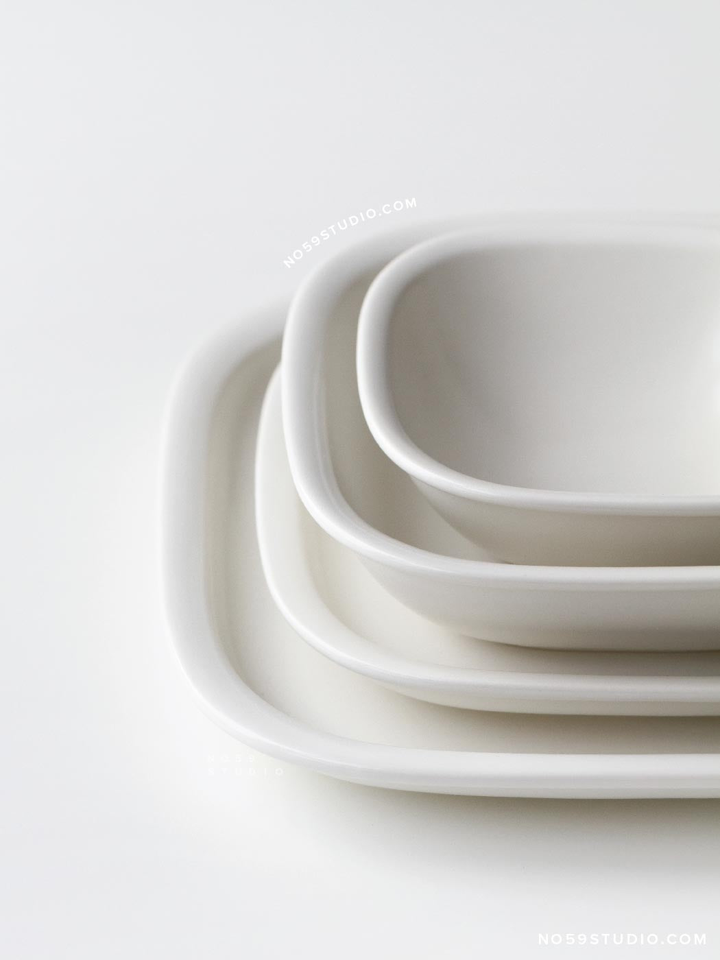 Sori Yanagi Black and White Collection – White Dinnerware