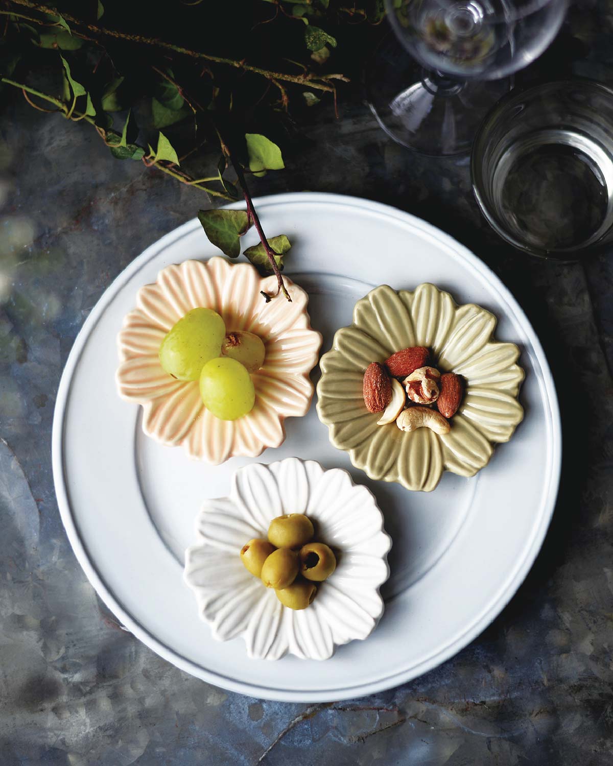 Margaret Flower-Shaped Mini Plate