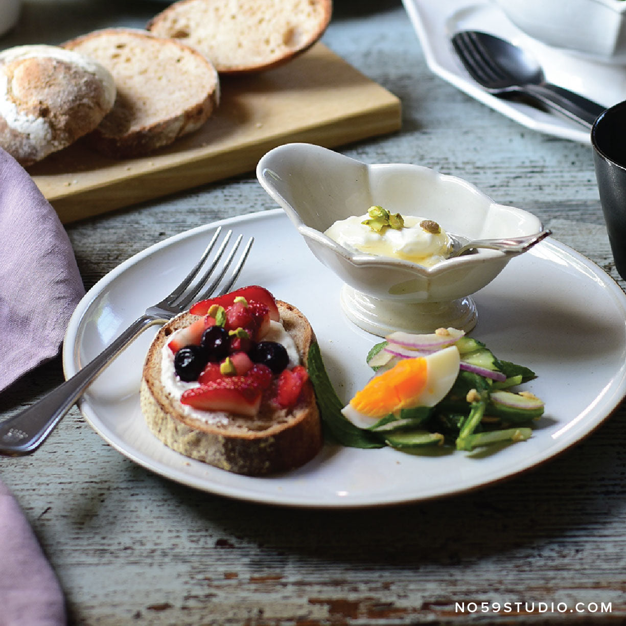 Traiteur French-Style Small Oval Bowl – White