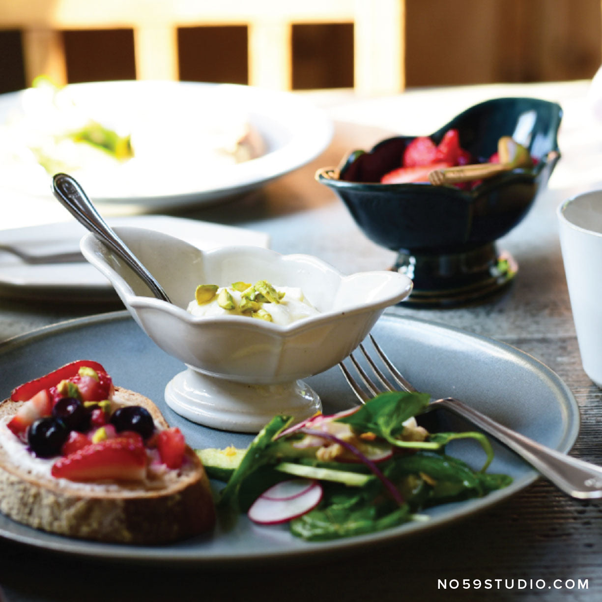 Traiteur French-Style Small Oval Bowl – Navy