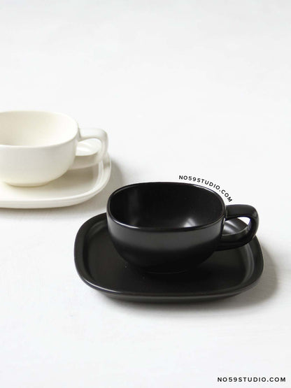 Sori Yanagi Black and White Collection – Teacup and Saucer