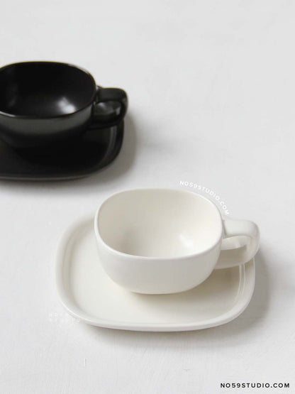 Sori Yanagi Black and White Collection – Teacup and Saucer