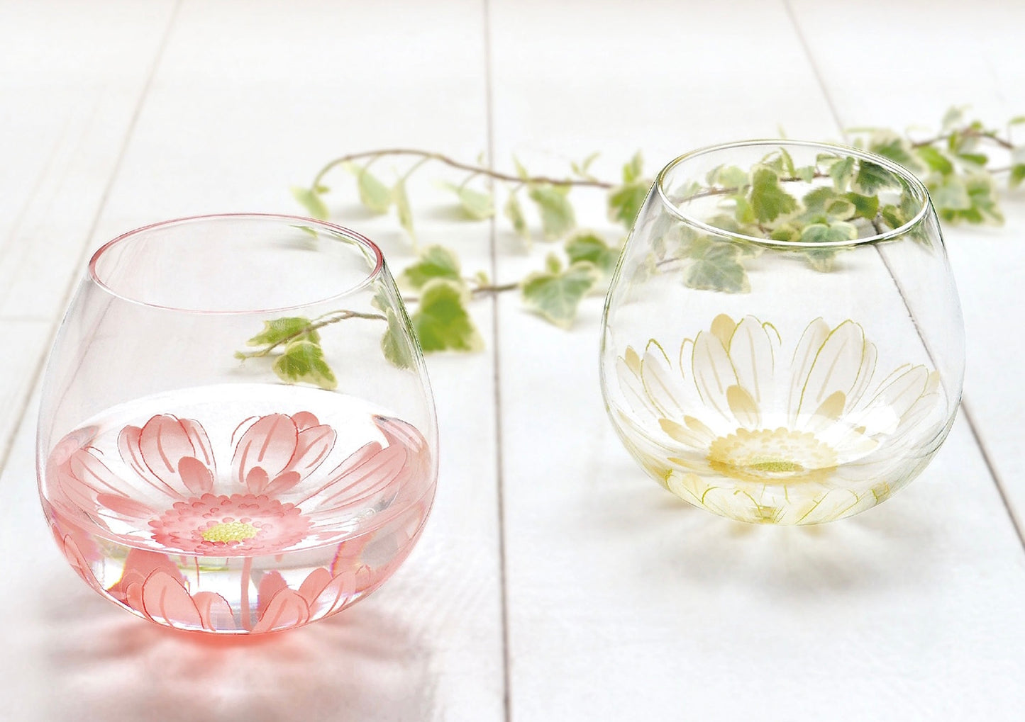Wobbly Flower Glass Cup Gift Set