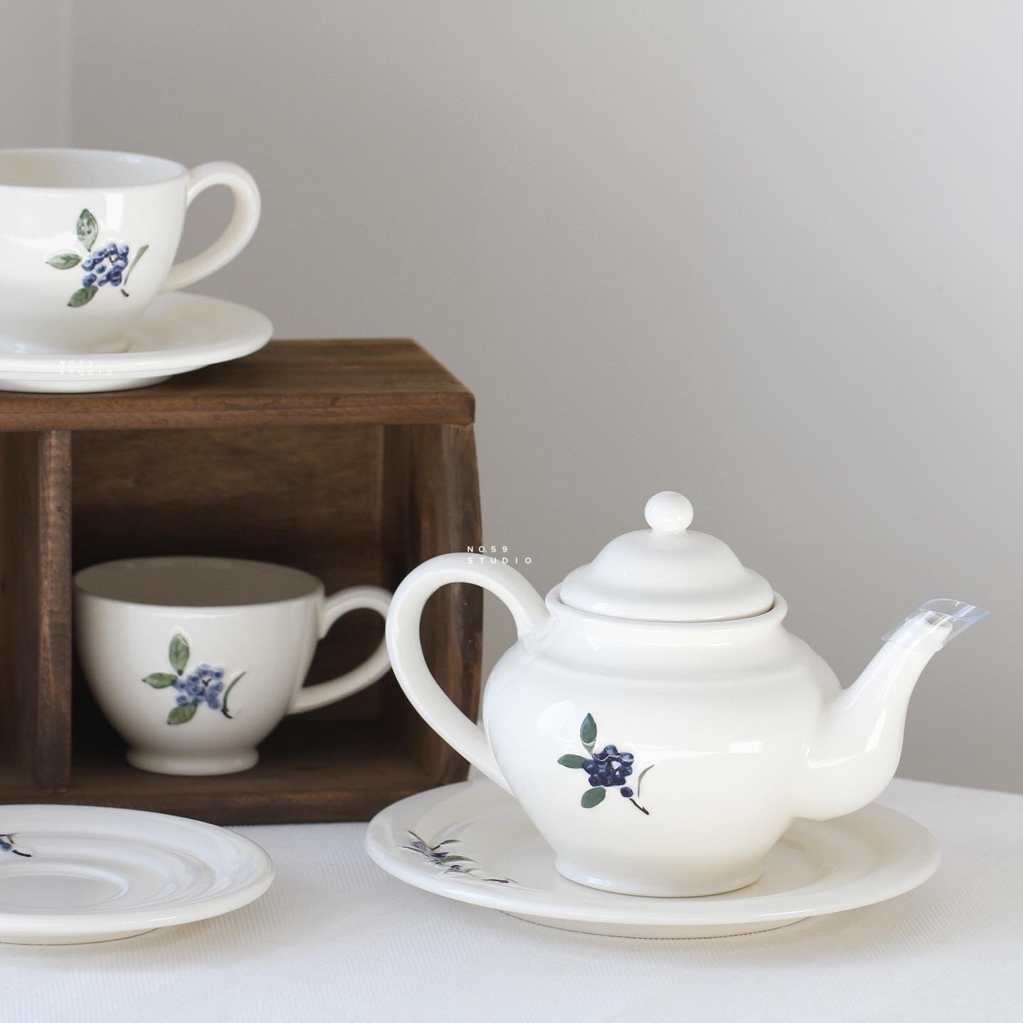 Blueberry Mirtille Tea Cup and Saucer Set