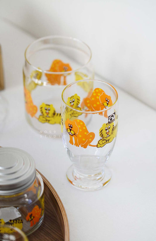 Aderia Retro Zoomate Tiger and Leopard – Tumbler with Stand