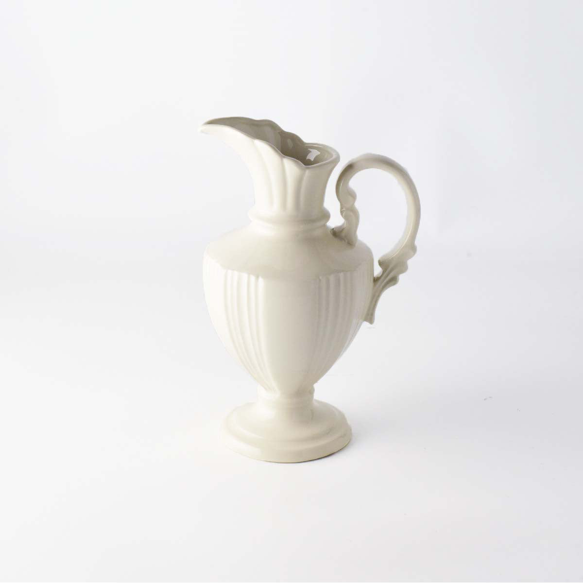 Gracieux Vase / Pitcher (white)