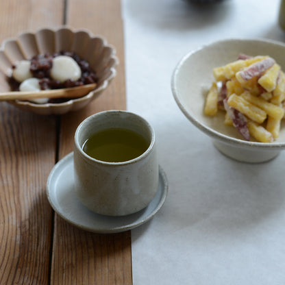 Reposer Teacup and Saucer