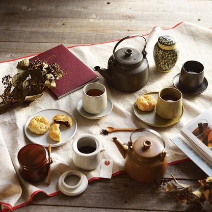 Reposer Teacup and Saucer